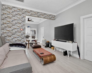 2465 Taylor Street - Photo Thumbnail 7