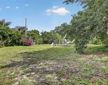 2465 Taylor Street - Photo Thumbnail 30
