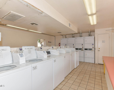 3131 W Cochise Drive - Photo Thumbnail 32
