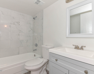 3131 W Cochise Drive - Photo Thumbnail 16