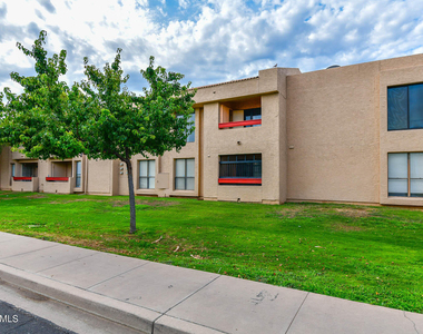 3131 W Cochise Drive - Photo Thumbnail 21