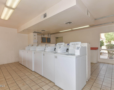 3131 W Cochise Drive - Photo Thumbnail 31