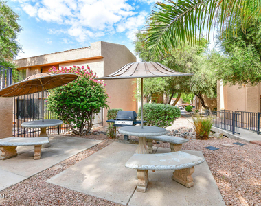 3131 W Cochise Drive - Photo Thumbnail 26