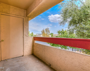 3131 W Cochise Drive - Photo Thumbnail 19