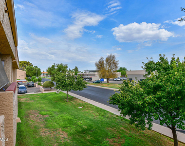3131 W Cochise Drive - Photo Thumbnail 17