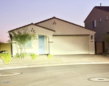 8905 W Orange Drive - Photo Thumbnail 26