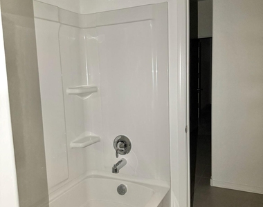 8905 W Orange Drive - Photo Thumbnail 19
