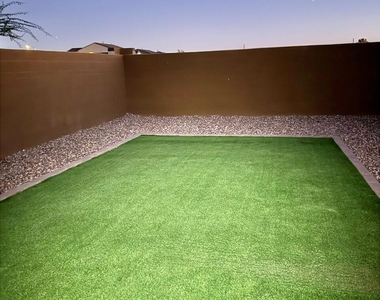 8905 W Orange Drive - Photo Thumbnail 24