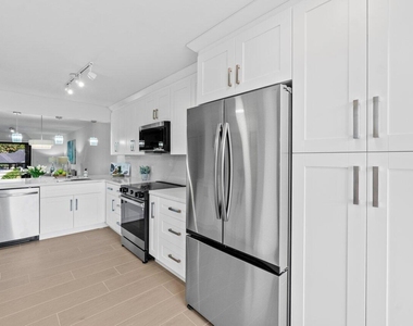 10092 Cedar Point Boulevard - Photo Thumbnail 14