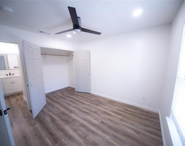 3233 S University Drive - Photo Thumbnail 35