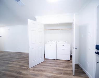 3233 S University Drive - Photo Thumbnail 16