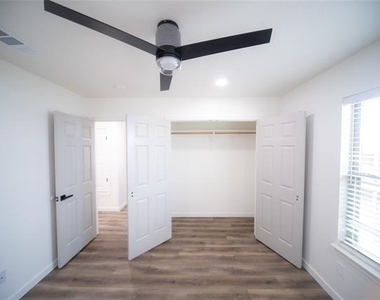 3233 S University Drive - Photo Thumbnail 25