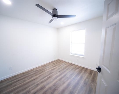 3233 S University Drive - Photo Thumbnail 30