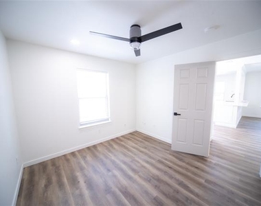 3233 S University Drive - Photo Thumbnail 31