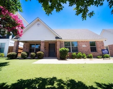 3233 S University Drive - Photo Thumbnail 3