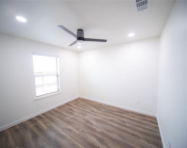 3233 S University Drive - Photo Thumbnail 23