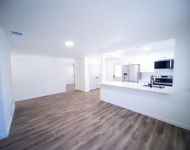 3233 S University Drive - Photo Thumbnail 7