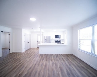 3233 S University Drive - Photo Thumbnail 6