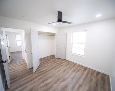 3233 S University Drive - Photo Thumbnail 26
