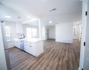 3233 S University Drive - Photo Thumbnail 12