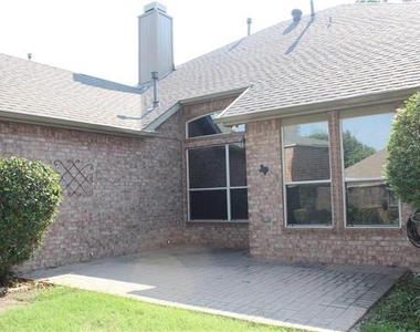 630 Waterview Drive - Photo Thumbnail 2