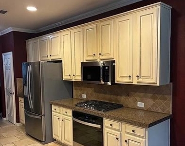 630 Waterview Drive - Photo Thumbnail 5
