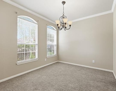 630 Waterview Drive - Photo Thumbnail 11