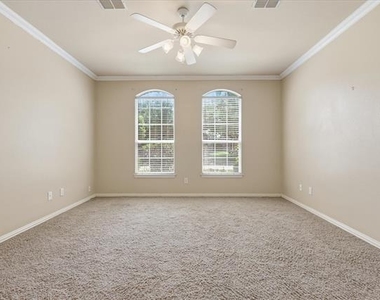 630 Waterview Drive - Photo Thumbnail 12