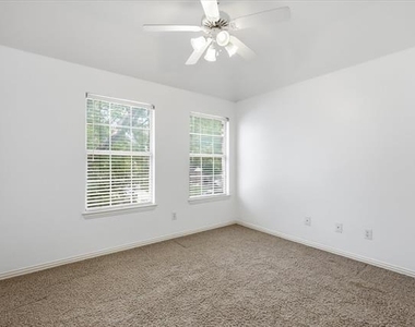 630 Waterview Drive - Photo Thumbnail 17