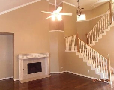 630 Waterview Drive - Photo Thumbnail 3