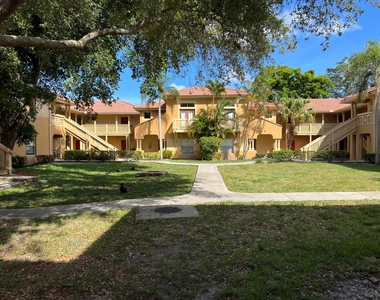 4751 Via Palm Lakes - Photo Thumbnail 3