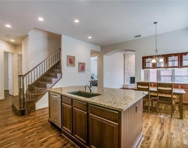 8714 Isaac Street - Photo Thumbnail 7