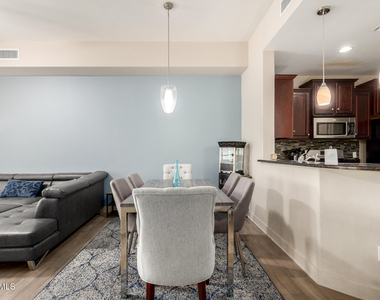 945 E Playa Del Norte Drive - Photo Thumbnail 5