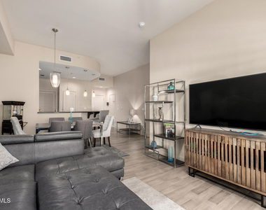 945 E Playa Del Norte Drive - Photo Thumbnail 3