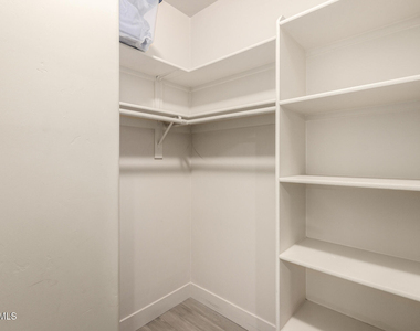 945 E Playa Del Norte Drive - Photo Thumbnail 16