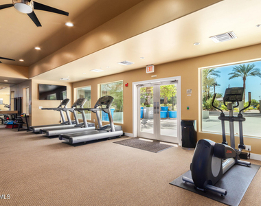 945 E Playa Del Norte Drive - Photo Thumbnail 32