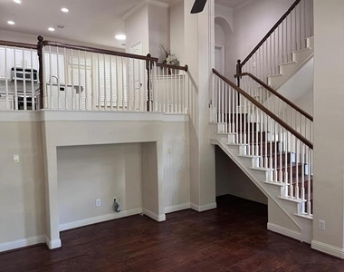 5717 Pantheon Court - Photo Thumbnail 7