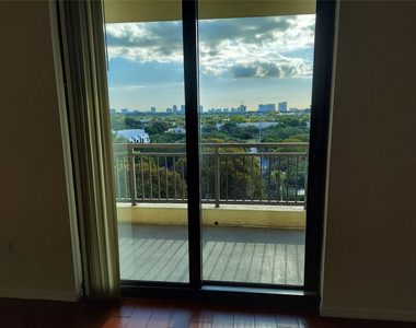 110 N Federal Highway - Photo Thumbnail 3