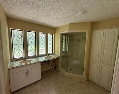 999 W Forest Grove Road - Photo Thumbnail 8