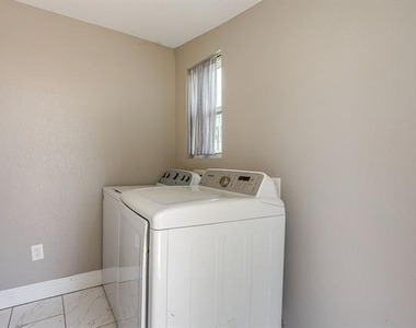 3221 Mccart Avenue - Photo Thumbnail 15