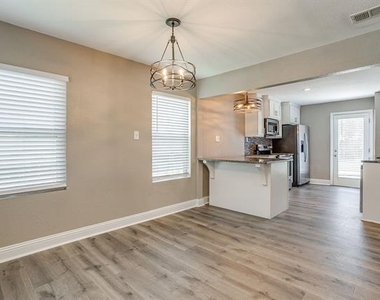 3221 Mccart Avenue - Photo Thumbnail 5