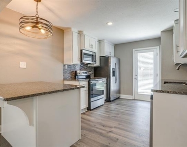 3221 Mccart Avenue - Photo Thumbnail 7