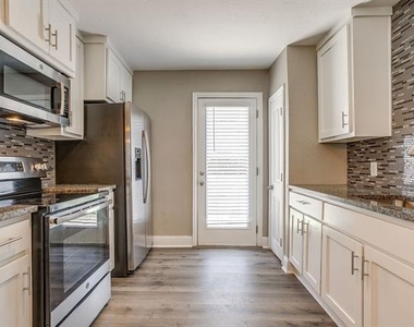 3221 Mccart Avenue - Photo Thumbnail 8