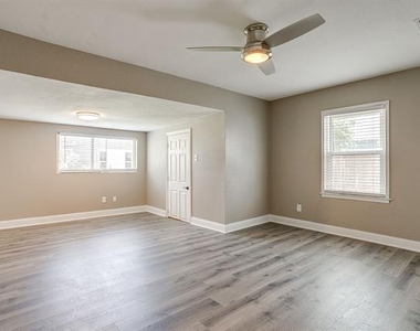 3221 Mccart Avenue - Photo Thumbnail 13