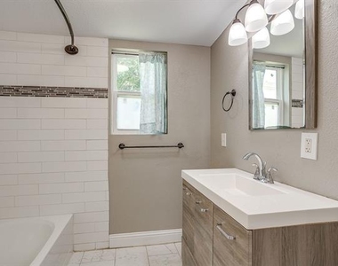 3221 Mccart Avenue - Photo Thumbnail 17