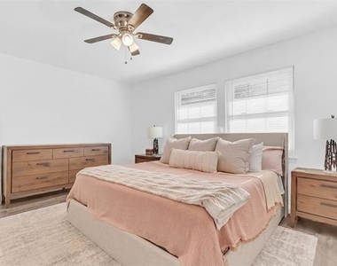 7616 Riverbrook Drive - Photo Thumbnail 14