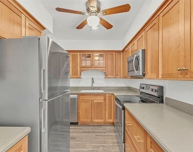 7616 Riverbrook Drive - Photo Thumbnail 10