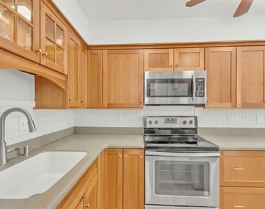 7616 Riverbrook Drive - Photo Thumbnail 11