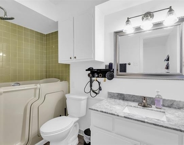 7616 Riverbrook Drive - Photo Thumbnail 21