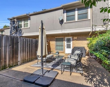 7616 Riverbrook Drive - Photo Thumbnail 22